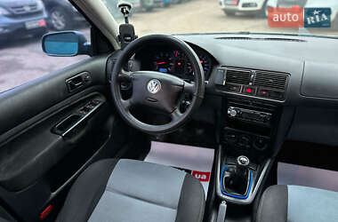 Хэтчбек Volkswagen Golf 2003 в Виннице