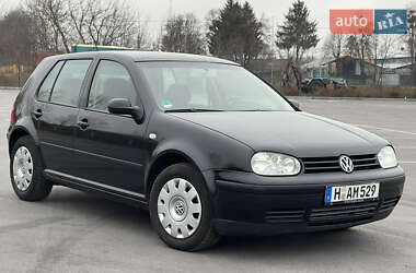 Хэтчбек Volkswagen Golf 2003 в Виннице