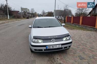 Хэтчбек Volkswagen Golf 1999 в Заречном