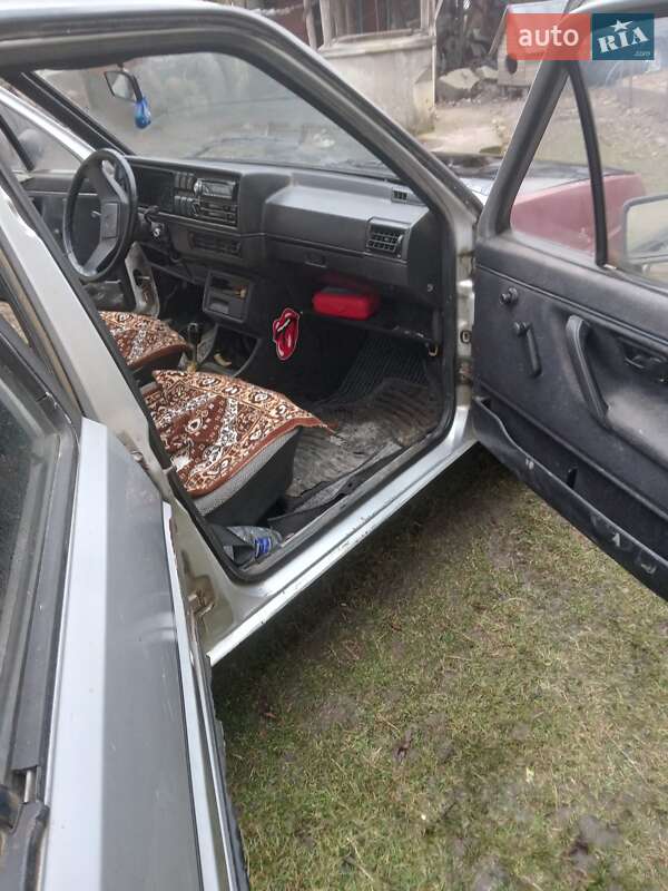 Хэтчбек Volkswagen Golf 1986 в Борщеве