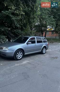 Універсал Volkswagen Golf 2003 в Києві