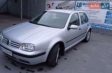 Хэтчбек Volkswagen Golf 2002 в Звягеле