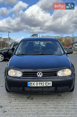 Хетчбек Volkswagen Golf 2002 в Львові