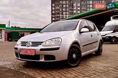 Хэтчбек Volkswagen Golf 2005 в Демидовке