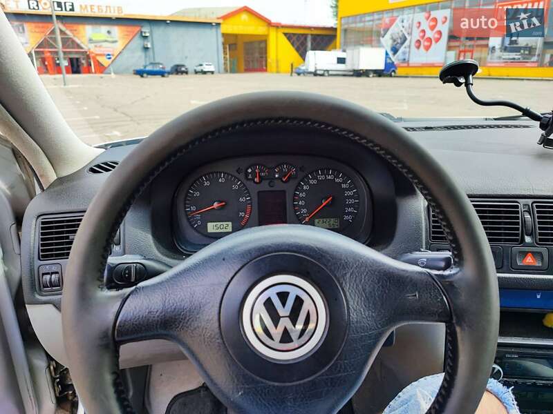 Хетчбек Volkswagen Golf 1999 в Житомирі