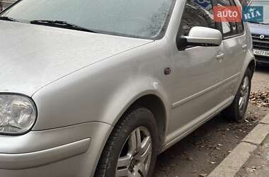Хэтчбек Volkswagen Golf 2001 в Ровно