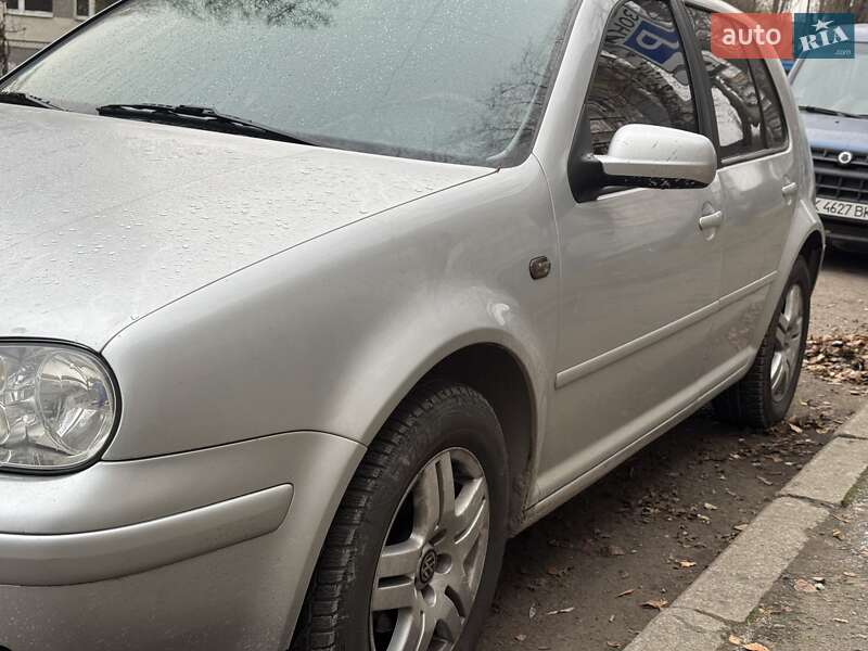 Хетчбек Volkswagen Golf 2001 в Рівному