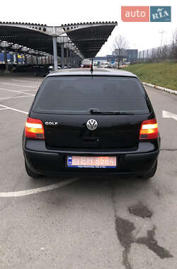 Хэтчбек Volkswagen Golf 2003 в 