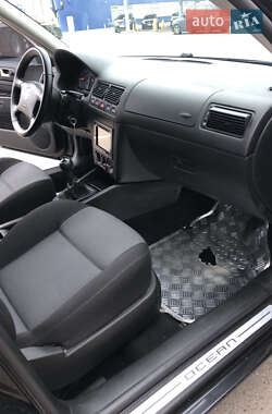 Хэтчбек Volkswagen Golf 2003 в 
