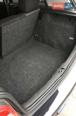 Хэтчбек Volkswagen Golf 2003 в 