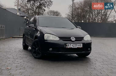 Хетчбек Volkswagen Golf 2004 в Надвірній