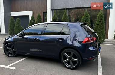 Хэтчбек Volkswagen Golf 2014 в Киеве