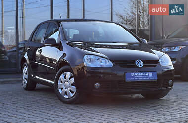 Хэтчбек Volkswagen Golf 2006 в Нововолынске