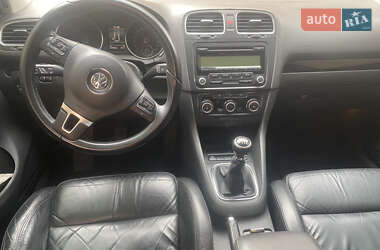 Хэтчбек Volkswagen Golf 2009 в 