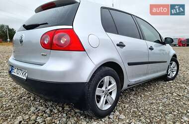 Хетчбек Volkswagen Golf 2008 в Яворові