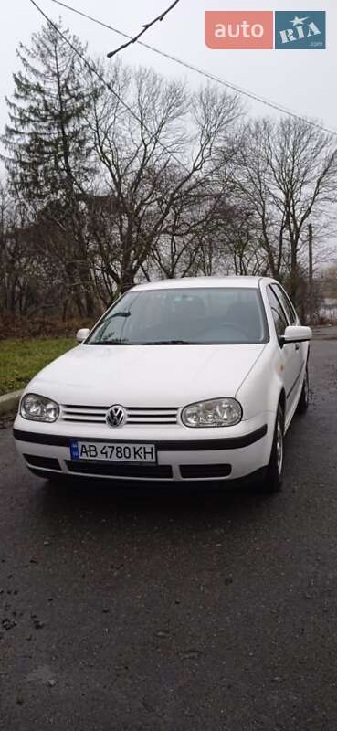 Хетчбек Volkswagen Golf 1998 в Хмільнику