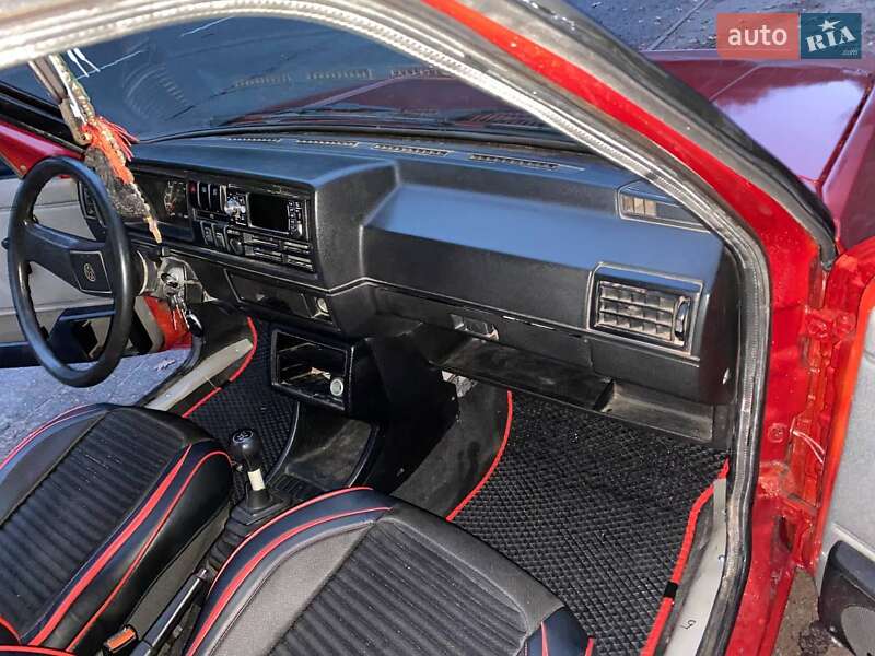 Хэтчбек Volkswagen Golf 1988 в Яворове