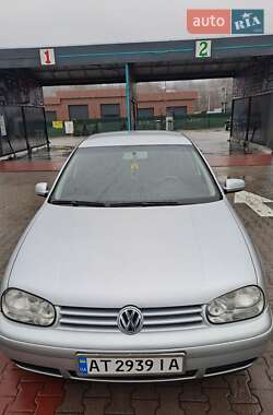 Хэтчбек Volkswagen Golf 2003 в Снятине