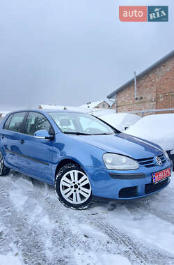 Хэтчбек Volkswagen Golf 2004 в Львове