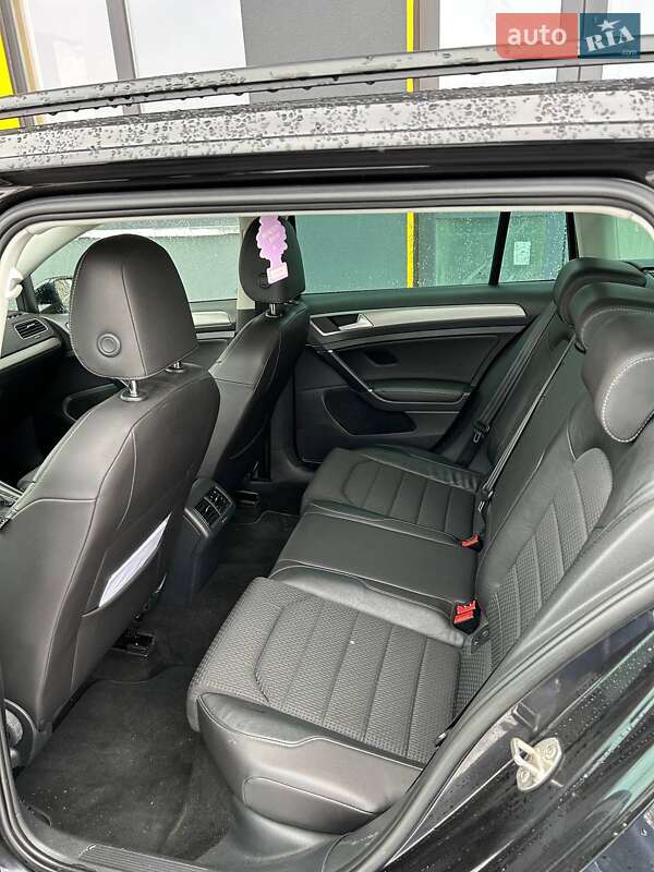 Універсал Volkswagen Golf 2015 в Львові