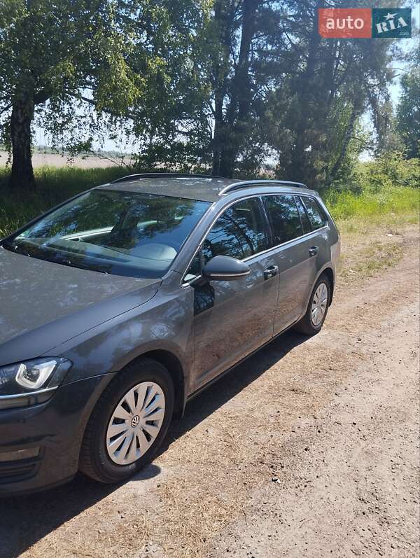 Універсал Volkswagen Golf 2015 в Бучі