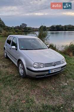 Хэтчбек Volkswagen Golf 2002 в Казатине