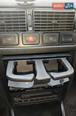 Хэтчбек Volkswagen Golf 2000 в 