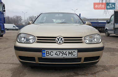 Хетчбек Volkswagen Golf 2001 в Самборі