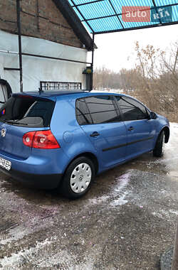 Хетчбек Volkswagen Golf 2004 в Недригайліву