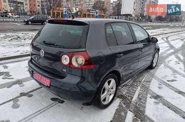 Хэтчбек Volkswagen Golf 2006 в Александрие