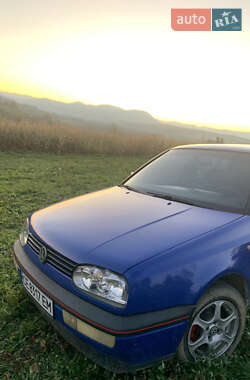 Хэтчбек Volkswagen Golf 1997 в Черновцах