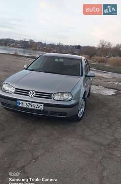 Хетчбек Volkswagen Golf 2002 в Балті