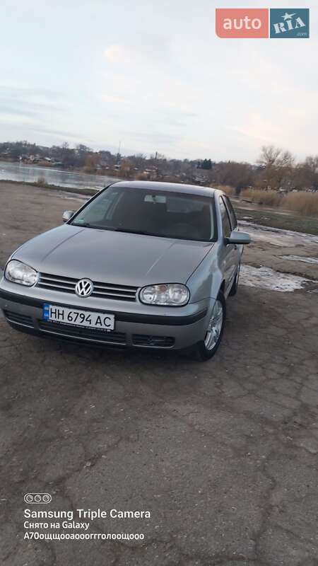 Хетчбек Volkswagen Golf 2002 в Балті