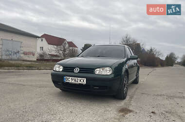 Хэтчбек Volkswagen Golf 1999 в Вараше