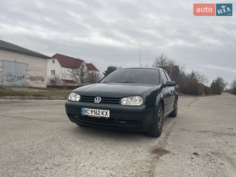 Хетчбек Volkswagen Golf 1999 в Вараші