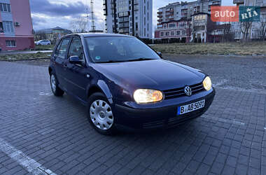 Хетчбек Volkswagen Golf 2000 в Долині