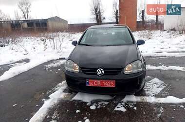 Хетчбек Volkswagen Golf 2004 в Надвірній