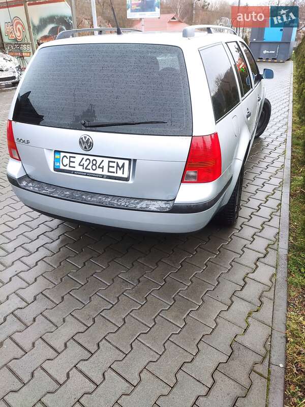 Універсал Volkswagen Golf 2001 в Чернівцях
