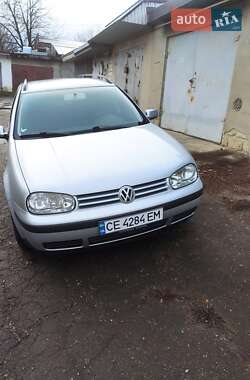 Універсал Volkswagen Golf 2001 в Чернівцях