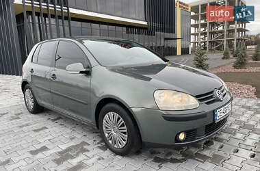 Хэтчбек Volkswagen Golf 2004 в Черновцах