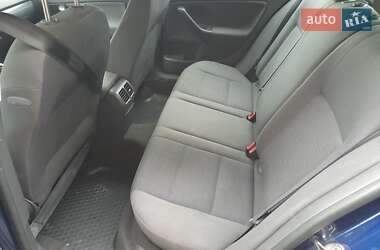 Хетчбек Volkswagen Golf 2004 в Луцьку