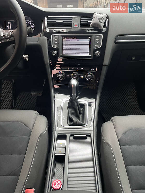 Универсал Volkswagen Golf 2015 в Мукачево