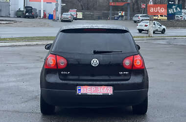 Хэтчбек Volkswagen Golf 2004 в Днепре