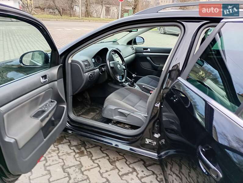 Универсал Volkswagen Golf 2007 в Новой Ушице