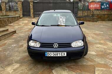 Хетчбек Volkswagen Golf 2001 в Тернополі