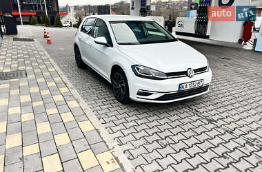 Хетчбек Volkswagen Golf 2020 в 