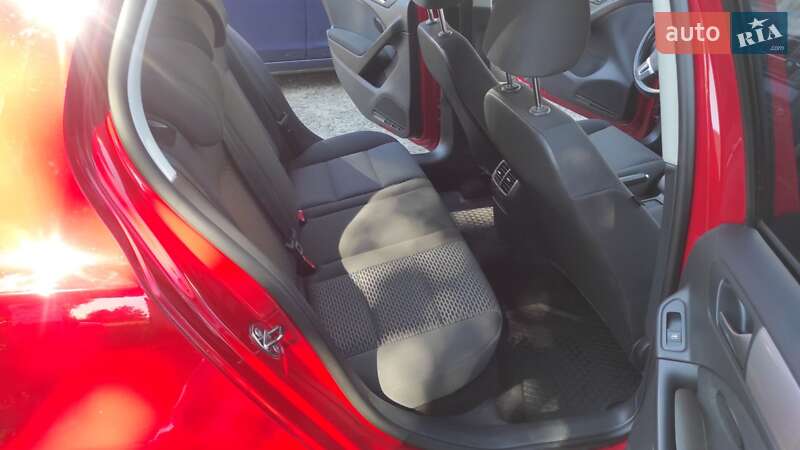 Хэтчбек Volkswagen Golf 2012 в Киеве