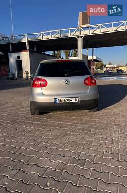 Хэтчбек Volkswagen Golf 2004 в Виннице