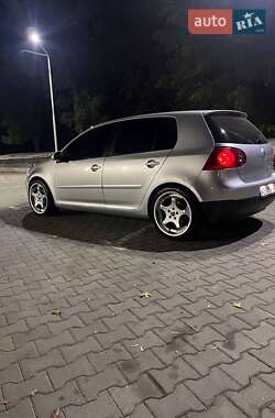 Хэтчбек Volkswagen Golf 2004 в Виннице