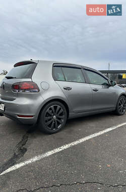 Хэтчбек Volkswagen Golf 2012 в Киеве